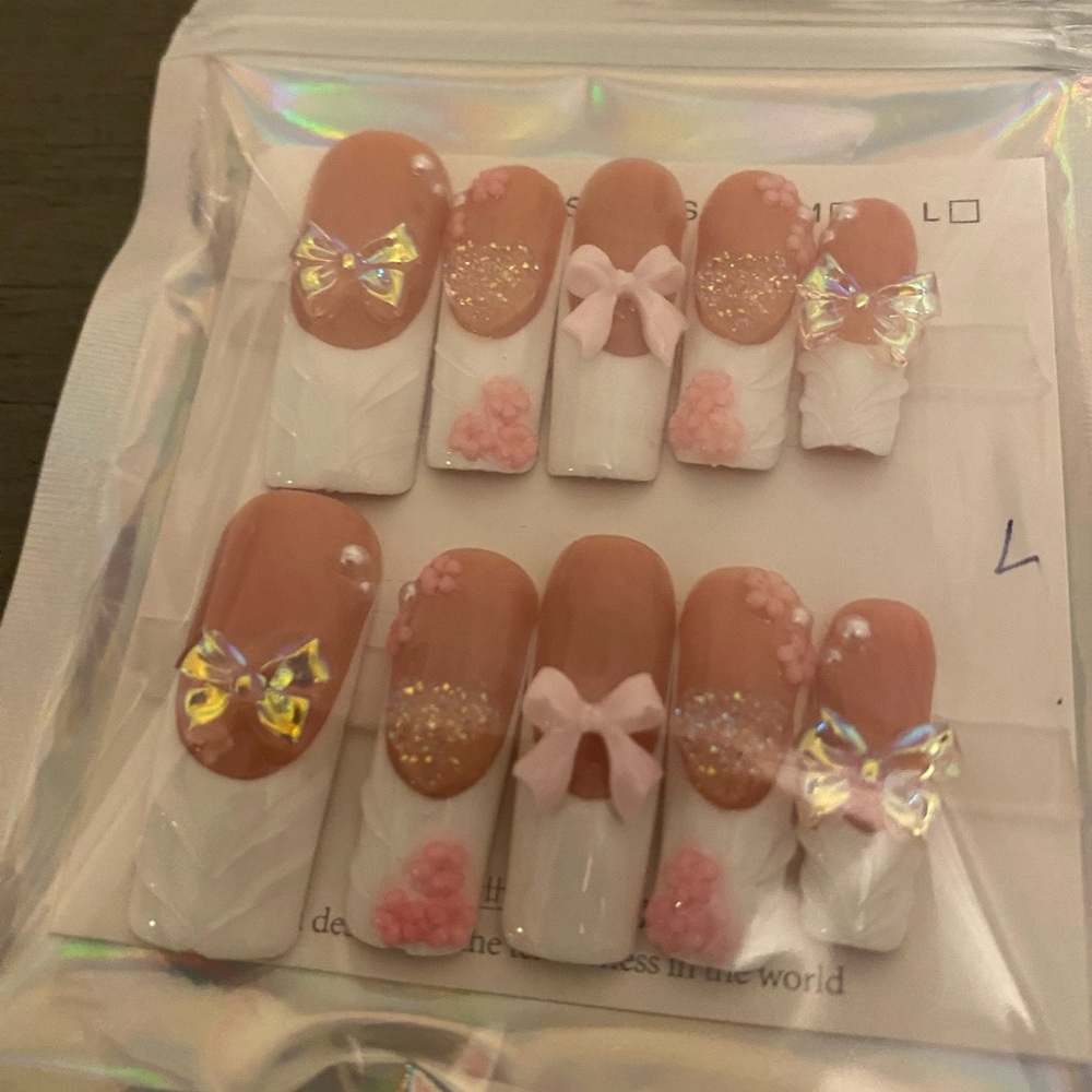 Pink Floral Bow Press-On Nails Set